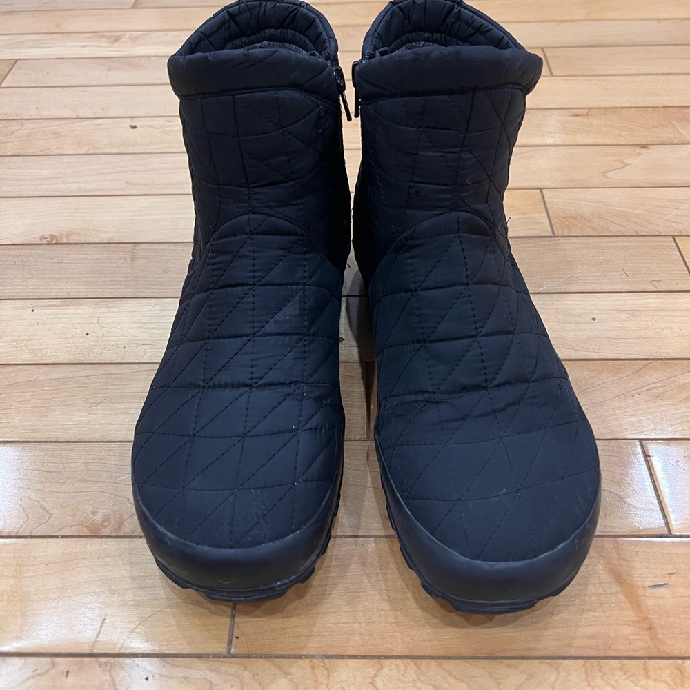 Bogs Black Quilted Winter Boots